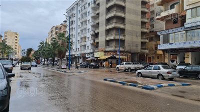 سقوط أمطار غزيرة بأرجاء مدينة مرسى مطروح (صور)