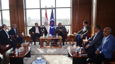 محافظ السويس يستقبل رئيس هيئة الاستثمار والمناطق الحرة 