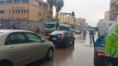 بالتزامن مع نوة الشمس الصغرى.. أمطار غزيرة وطوارئ في الإسكندرية (بث مباشر)