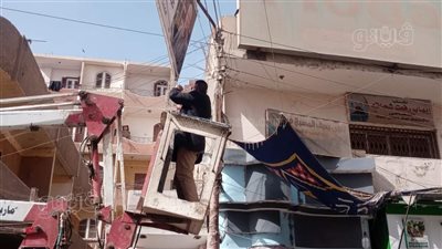 محافظ المنيا يكلف بإزالة الإعلانات العشوائية من الشوارع 