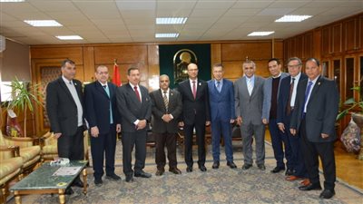 جامعة أسيوط تستقبل لجنة التعليم العالى لبحث اعتماد لائحة كلية العلوم والتكنولوجيا 