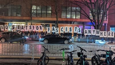 متظاهرون يقتحمون الحفل ومشاركة خاصة لدول الخليج، مشاهد من افتتاح مهرجان برلين السينمائي (فيديو)