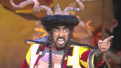 فاروق جويدة يكشف سبب منع عرض مسرحية هولاكو (فيديو)