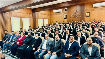 الأنبا ميخائيل يشرح لوفد مشروع رؤية شبابية: كيف نحيا بالإيمان