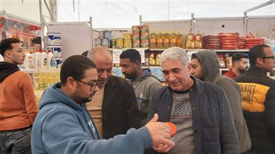 السكرتير العام لمحافظة الإسماعيلية يتفقد معرض أهلًا رمضان (صور)