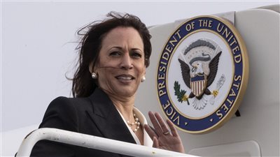  أكسيوس عن مستشار كبير لبايدن: هناك حملة لتشويه هاريس