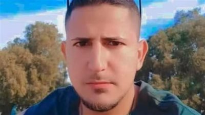 أهالي بني مر بأسيوط يشيعون جثمان عريس توفي قبل زفافه بساعتين 