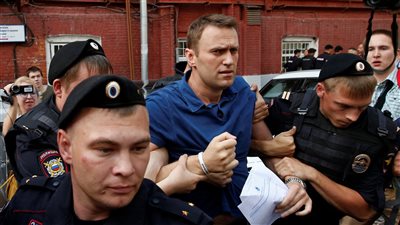 بريطانيا تستدعي الدبلوماسيين الروس لديها بعد وفاة المعارض نافالني 