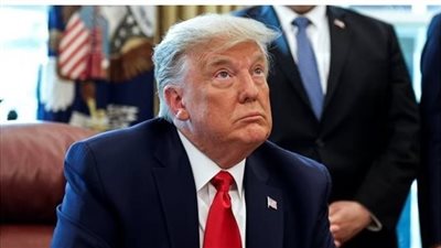 على خطى بايدن، بوادر زهايمر تظهر على ترامب بعدما أخطأ في اسم زوجته (فيديو)