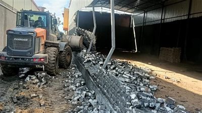 رئيس حي شرق بالإسكندرية: إزالة فورية لأعمال بناء هنجر بمنطقة خورشيد