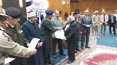 تسليم شهادات المعاملة التجنيدية لعدد من ذوي القدرات الخاصة (صور) 