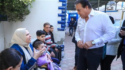 وزير الصحة يحيل المتغيبين عن العمل في مركز طب أسرة سنديون للتحقيق