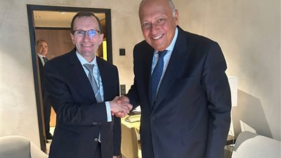 وزير الخارجية يبحث مع نظيره النرويجي الأوضاع في قطاع غزة