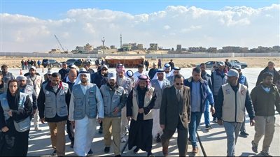 محافظ شمال سيناء يستقبل سفينة المساعدات الإماراتية بميناء العريش
