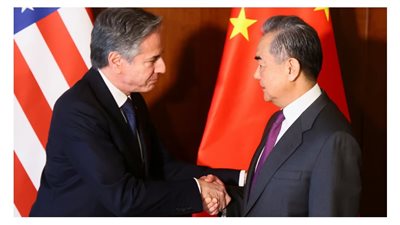 الصين تحث أمريكا على رفع العقوبات عن شركاتها