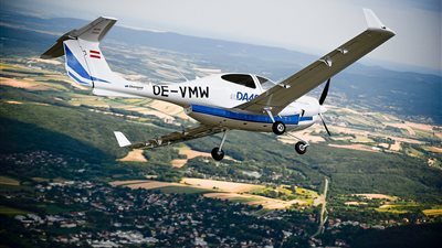 بسبب الازدحام، مواطن صيني يستأجر طائرة خاصة لتوصيل طفلته إلى حفلة