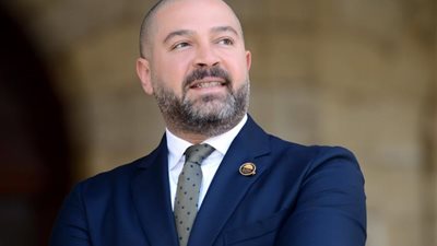 رئيس رابطة الأندية يتواصل مع فيوتشر للاطمئنان على أحمد رفعت