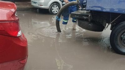 محافظ الإسكندرية يشدد على رؤساء الأحياء بمتابعة تصريف مياه الأمطار 