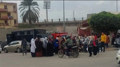 إقبال كثيف للمواطنين على معرض أهلا رمضان ببنها 