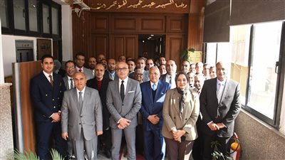 رئيس جامعة عين شمس يفتتح البرنامج التدريبي لتطوير مهارات المحامين بإدارة الشئون القانونية