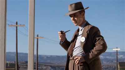 كيليان مورفي وإيما ستون أفضل ممثلين في حفل البافتا الـ 77