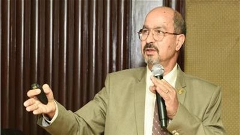 الدكتور أحمد كامل