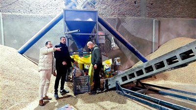 ضبط 33 طن أعلاف داخل مصنع غير مرخص بالبحيرة 