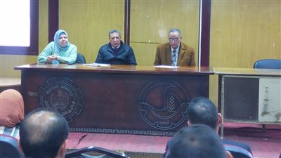  وكيل تعليم البحيرة يجتمع مع مديري مدارس المبادرة الرئاسية 