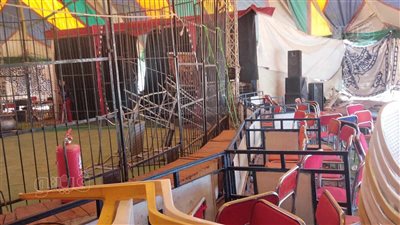 اللقطات الأولى لمدرج سيرك الوادي الجديد المنهار على طلاب المدارس (صور)