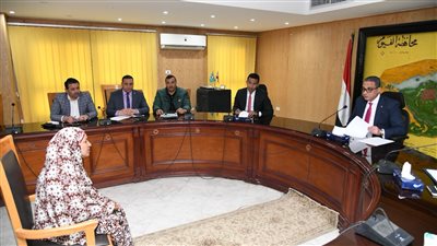 محافظ الفيوم يوجه وكيل وزارة العمل بتوفير وظائف بالقطاع الخاص لعدد من الشباب