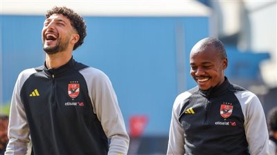 دوري أبطال أفريقيا، انتظام ثلاثي الأهلي في التدريبات الجماعية للفريق