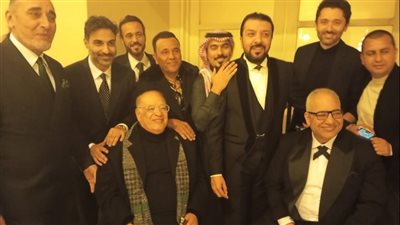 صلاح عبد الله ينشر صورا برفقة نجوم الفن بالليلة المصرية السعودية 