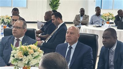  وزير النقل يلتقي نظيره التنزاني لبحث سبل التعاون المشترك