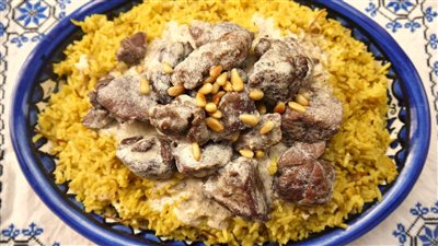 طريقة عمل مكعبات اللحم بالصوص الأبيض بدون كريمة