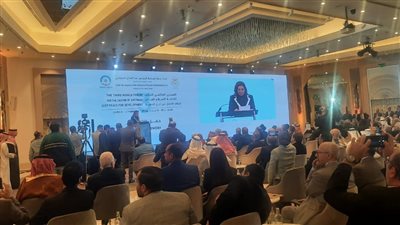 عمرو موسى بـ