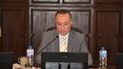 الدراسات العليا بجامعة الإسكندرية يناقش إجراءات جديدة لتقديم رسائل الماجستير والدكتوراه