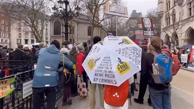 دعما لـ أسانج، مظاهرة حاشدة أمام المحكمة العليا في لندن 