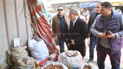 وسط إقبال من المواطنين.. محافظ الغربية يفتتح معرض أهلا رمضان بطنطا (صور)