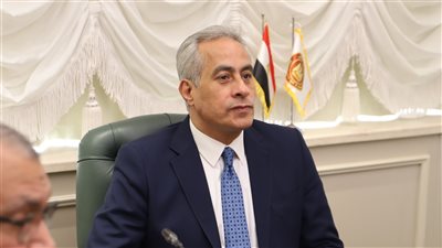 حسن شحاتة يستعرض مناخ العمل داخل أماكن التدريب المهني بالمراكز الخاصة