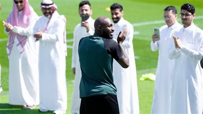 الاتفاق السعودي يحتفل بنجمه الإيفواري فوفانا بعد التتويج بأمم أفريقيا 