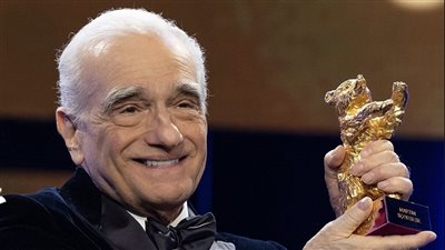 تكريم مارتن سكورسيزي بجائزة الدب الذهبي الفخري بمهرجان برلين السينمائي (فيديو)