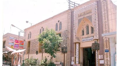 أقامت به السيدة زينب، ويحتضن رفات شهداء الصحابة، أول مسجد أقيم في أفريقيا