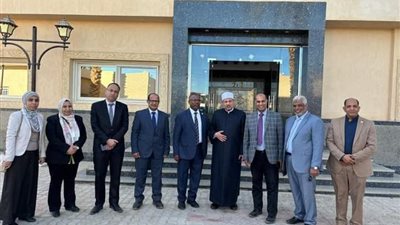 نائب رئيس جامعة الأزهر بأسيوط في زيارة لكلية الطب بالوادي الجديد 