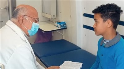 الكشف على 1759 مواطنا خلال قافلة طبية بكفر شكر في القليوبية