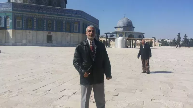 البروفيسور ناصر أبو