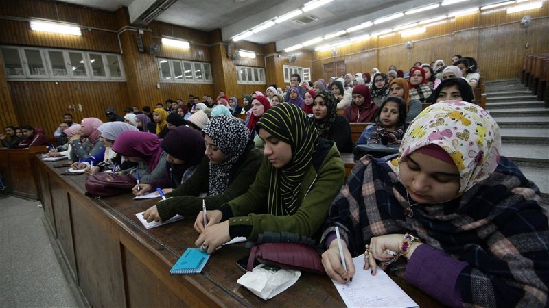 الجامعات، فيتو