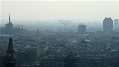 التغير المناخي وراء الأزمة، الضباب الدخاني يخنق ميلانو 