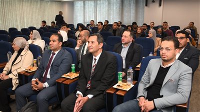 رئيس جامعة عين شمس يستقبل وفد منظمة اليونسكو