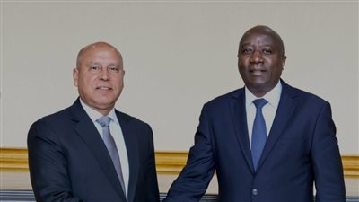 وزير النقل يستعرض فرص التعاون مع رواندا 