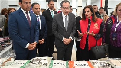 جامعة الفيوم تنظم معرضا للملابس يخدم الطلاب ذوي الهمم غير القادرين